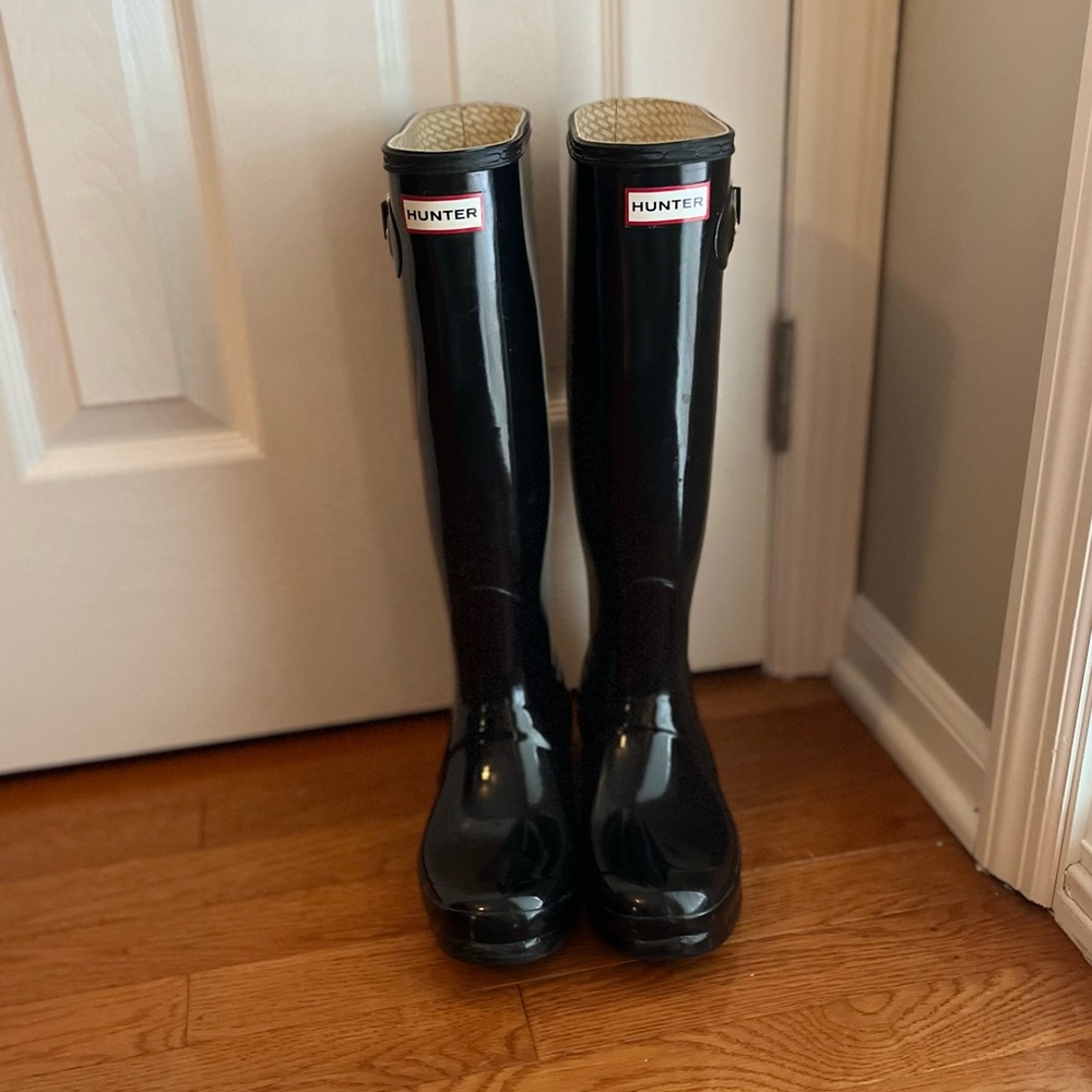 Hunter Women's Original Tall Rain Boot in Black Gloss